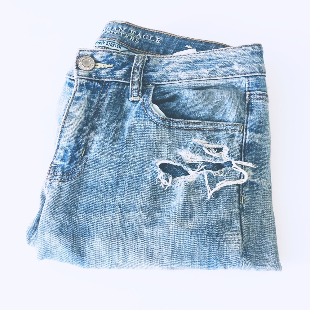 AEO Distressed Super Stretch Light Skinny Jeans